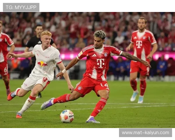 欧足联官方宣布拜仁前锋迪亚斯因红牌禁赛3场